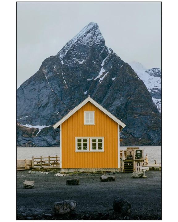 Lofoten Colors & Textures | Canon EOS 3 + 24-7L & Rolleiflex 2.8f | Portra 400