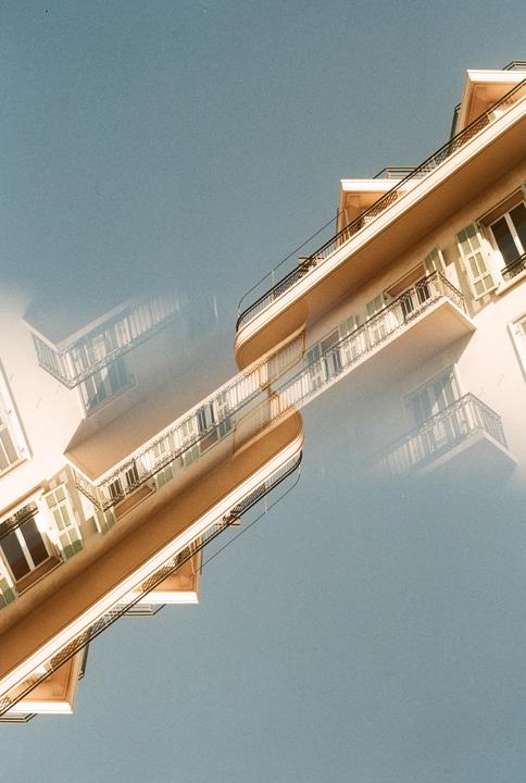 Same photo on two different days. Don't know which one i prefer. You? (Pentax LX, Fujifilm C200)