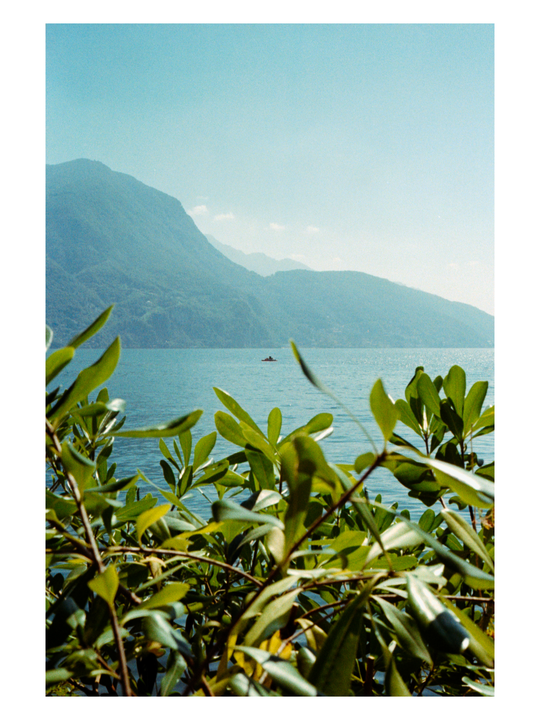A boat [Kodak Gold 200 - Canon Canonet QL17 GIII]