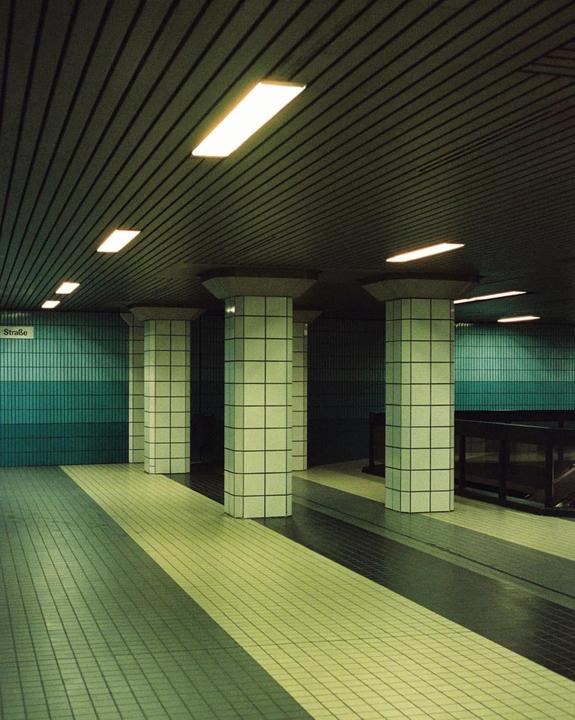 Rollei 35T | Tessar 40mm | Kodak Portra 800 (3 photos)