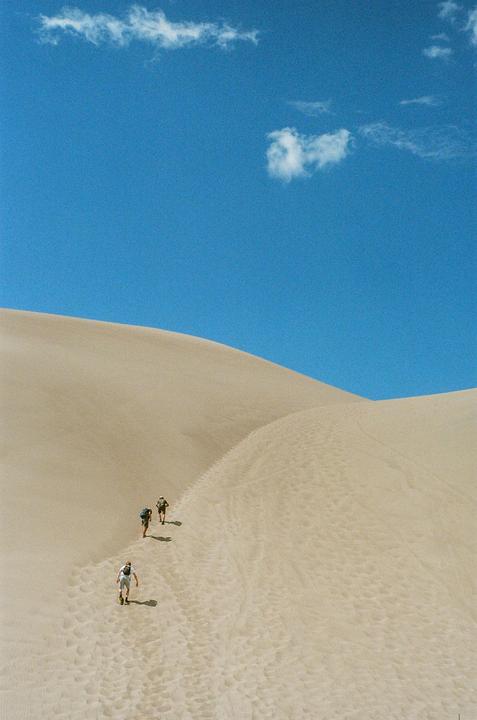 dune. Minolta X-7A, 45f2, Fuji400(UltraMax400)