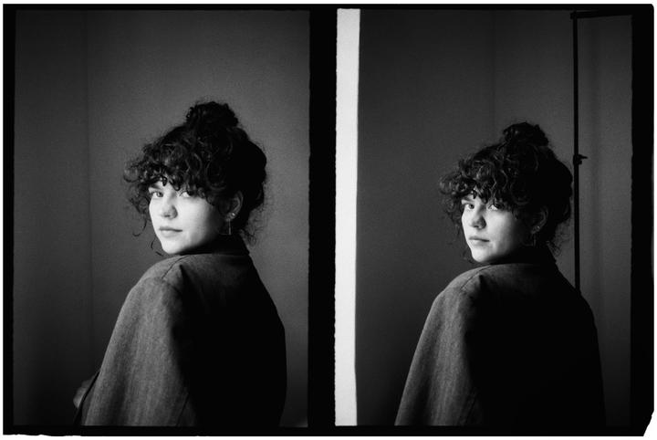 Julia. Pentax 17, Kentmere 400