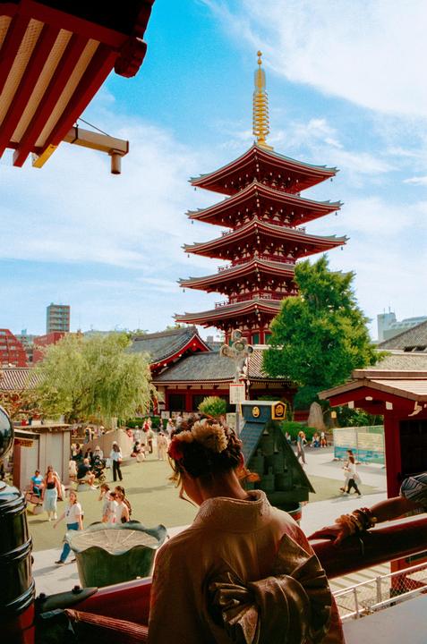 A day in Tokyo [Portra 400 | Leica M6 | 35mm Summicron & 28mm Voigtlander Ultron II]