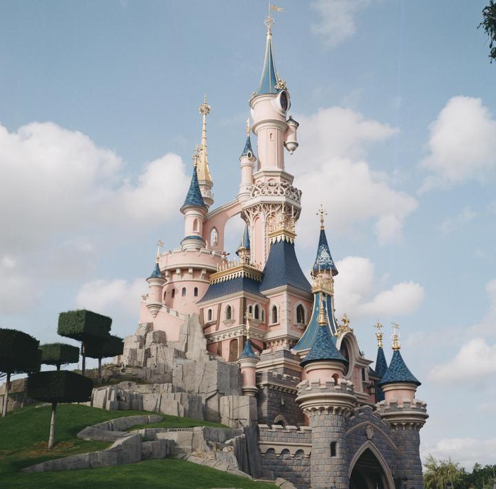 Disney Land Paris. Rolleiflex. Kodak Gold 200.