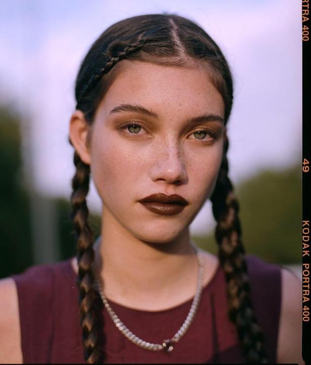 Lola on Kodak portra 400 / mamiya RZ67