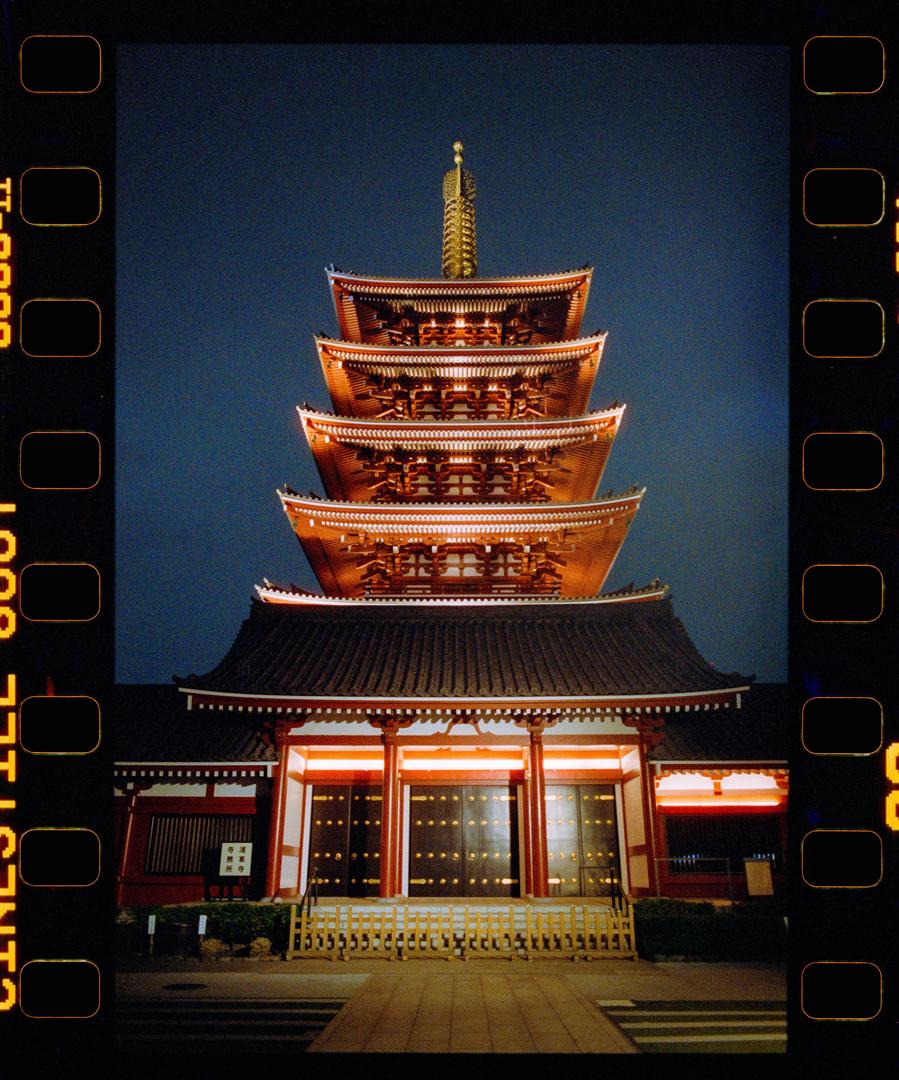 Temples in Japan [Nikon FM/Mamiya 7, 28mm/65mm, assorted films], shot on nikon fm
