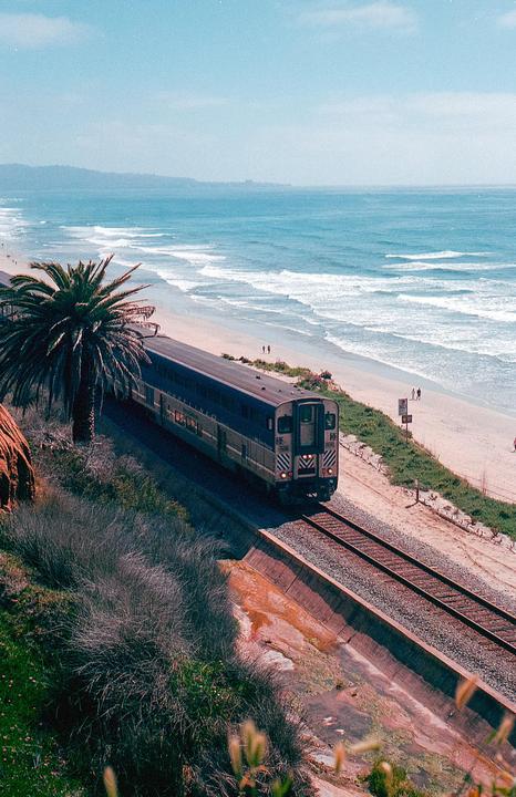 San Diego [Nikon F3, 50mm, Portra 400]