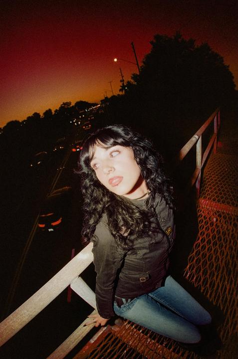 Grunge Girls | Fuji 400 | F100