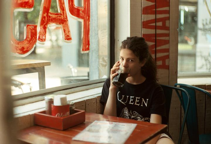A kind of magic (pizza with 11 year old daughter) [Leica M5 + Canon 50mm f/1.4 LTM ("Japanese Summilux", 1957-72) + Kodak Vision 3 500T.