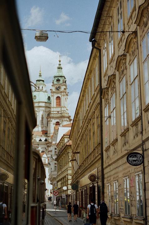 St. Nicholas in Prague (Minolta SRT101, kodak UltraMax 400)