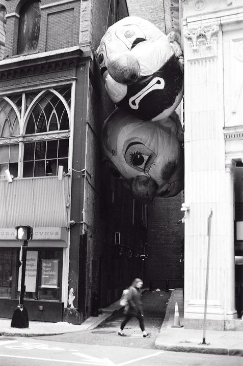 Send in the clowns / Nikon FE2 / CatLabs film
