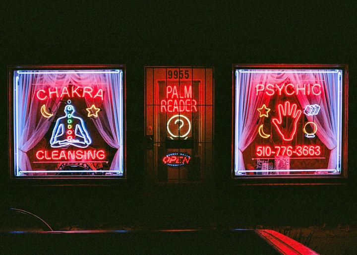 Night Lights - Portra 800(+2) | Canon EOS 5 @50mm