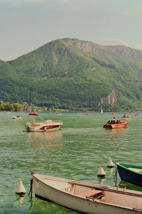 Annecy, France | Nikon FE2 | Nikkor 1.4 50mm Ai | Kodak Gold 200