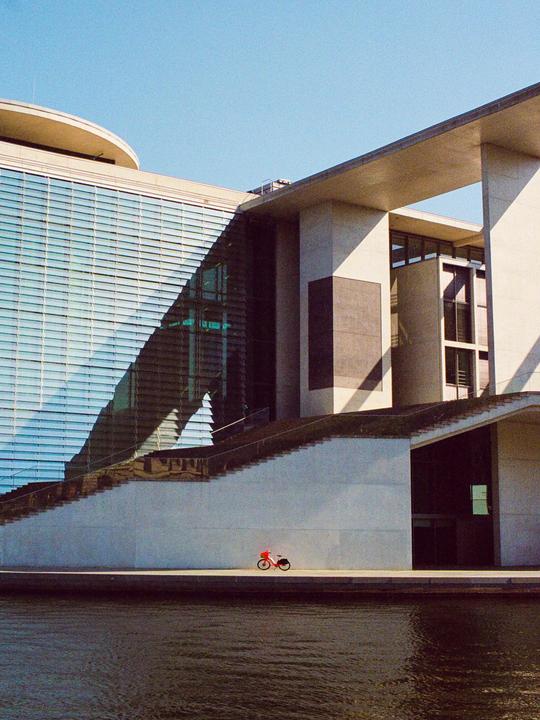 Red | Revue ML | Kodak UltraMax 400