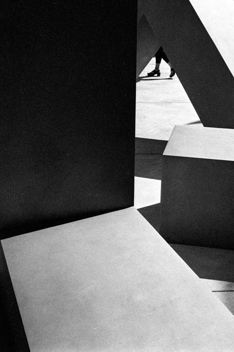 Street photography - Kodak Tri-X, Leica M6, 35mm