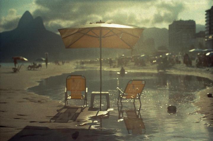 Ipanema sunset [Mamiya Nc1000s - Kodak Vision3 250d]