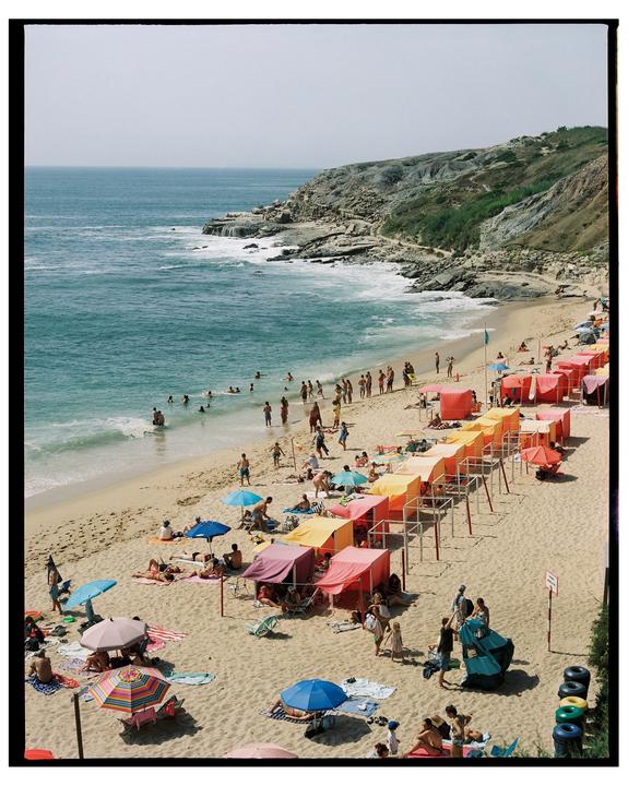 Summer day at the beach / Portugal / Pentax 67 / Lomo 400