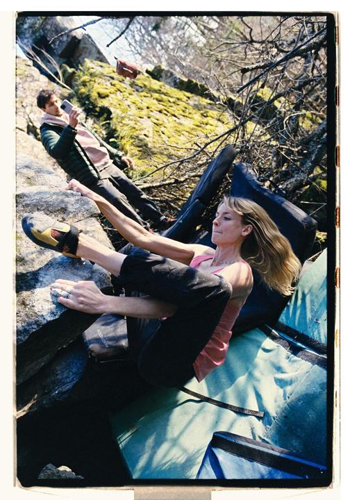 February Bouldering in Sweden (Nikon F5, 50mm 1.8, Portra 400)
