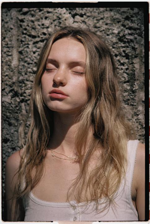 Keira | Canon 1V Portra 400