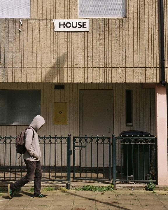 HOUSE | Canon AE-1 | 35-70mm | Kodak 200