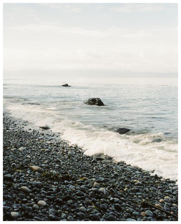 beach day [Pentax 645, 75mm F/2.8, Kodak Gold 200]