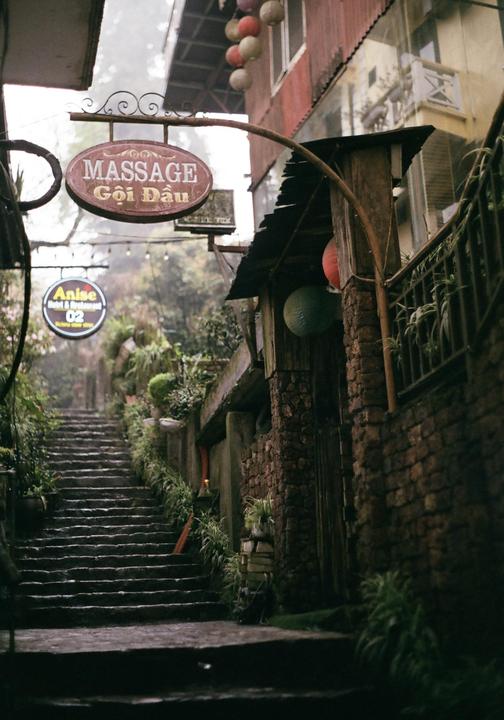 Impression from Vietnam / Minolta SRT MCii / 50mm / Superia Premium 400