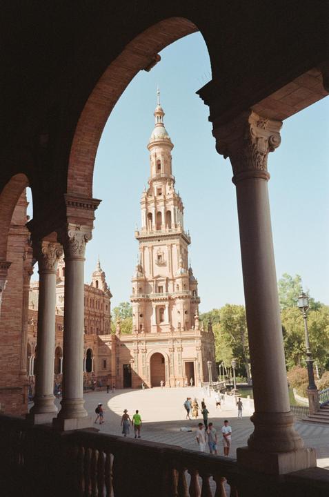 Sevilla, Spain [Olympus AF-1 Super | Kodak Gold 200]