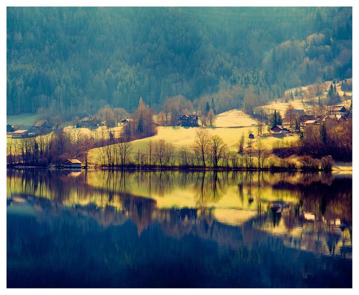 Early morning; clouds breaking at the other side of the lake (Pentax 67, 200mm, Provia 100f)