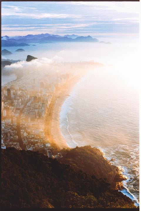Sunrise at Morro Dois Irmãos, Rio de Janeiro, Brazil [Nikon L35AF + Fujifilm Superia 400]