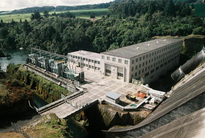 Whakamaru Dam | Digital max 400 (Expired) | Minolta Dynax 500
