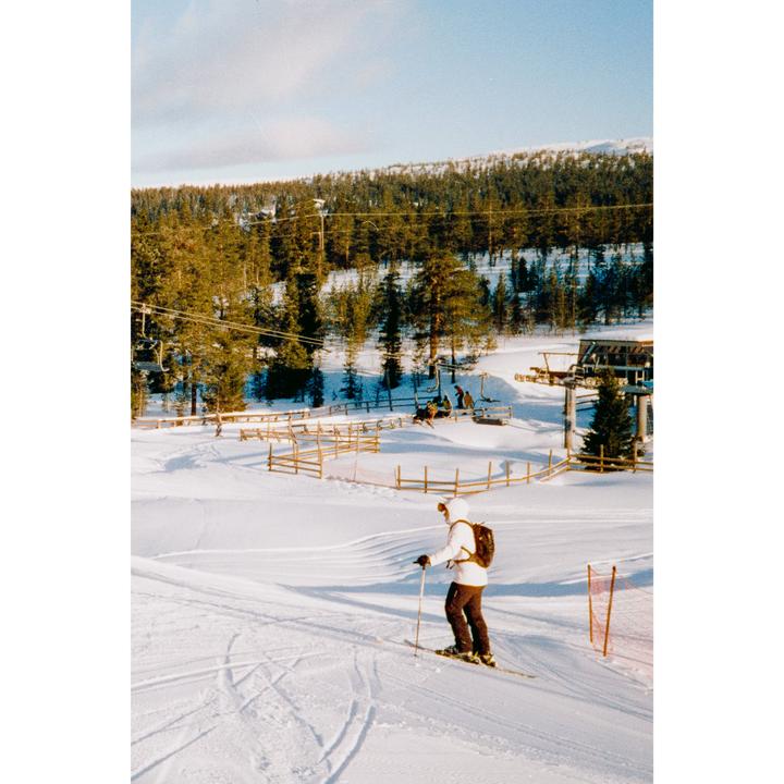 Skiing with Harman Phoenix 200 and a Rollei 35 S (f2,8/40mm)