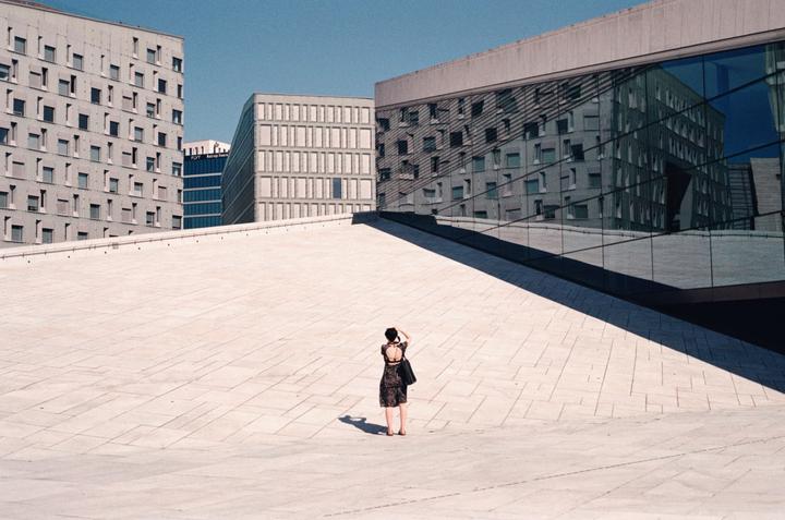 a stranger in oslo [contax G2 + 28mm + portra400]