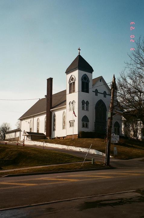 Not bad for a $20 point and shoot [Olympus stylus zoom 115, Fuji superia 400 ]