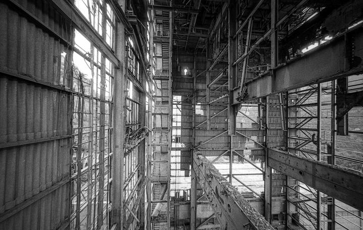 No one works here anymore... (Leica M4P, 12mm, Kodak XX)