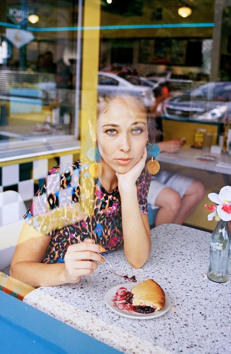 Pie for breakfast (Minolta X-700, Rokkor 50mm f/1.4, ektar100)