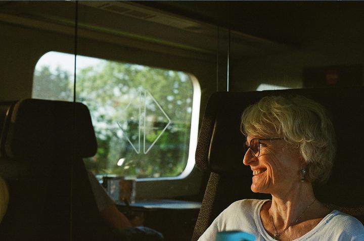I am new to film photography and wondering what made the difference between these two photos [Pentax K1000, 50mm/f2.0, Kodak Ultramax 400]