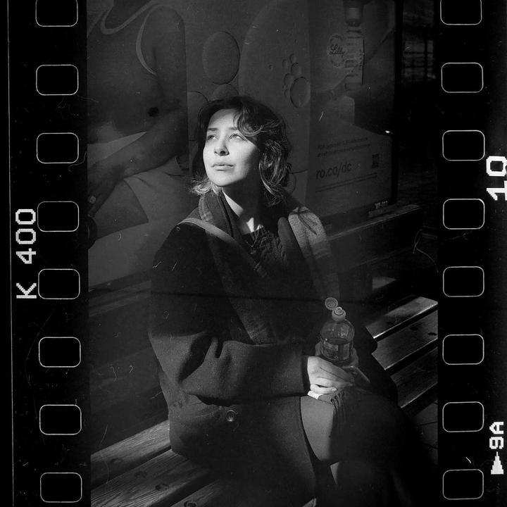 My (beautiful) girlfriend - Minolta srt 201 - kentmere 400 at 1600 stand dev