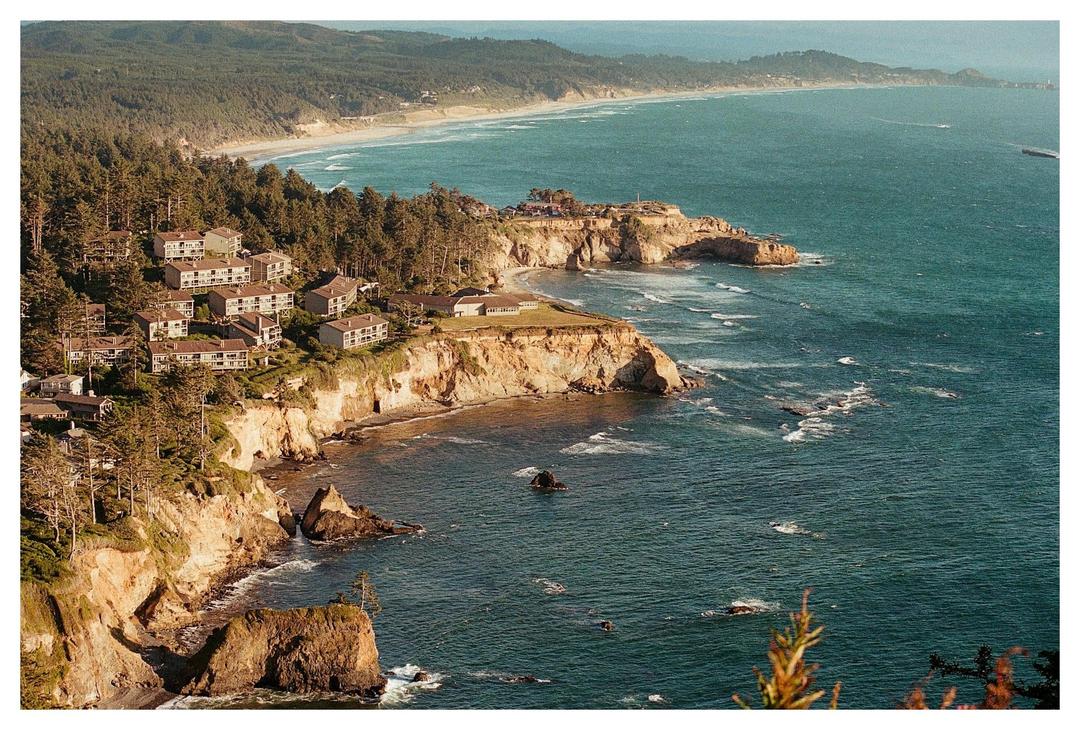 The OR Coast never disappoints! [Minolta Maxxum 7000, 70-210mm f/4, Ektacolor 400], shot on minolta maxxum 7000 with kodak