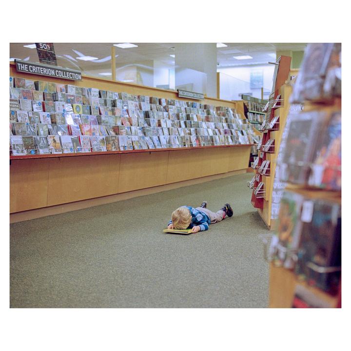 How to behave in a Barnes and Noble [Leica M4-2 with Kodak Ultramax 400]