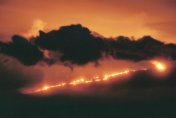 Handheld long exposure of Mauna Loa [Canon EOS Rebel2000, Canon telephoto 70-300mm, Portra 400]