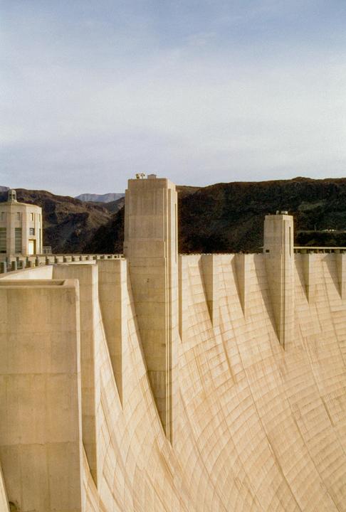 Hoover Dam (Minolta X-700 | MD 35-70mm f3.5 | Harman Phoenix 200)