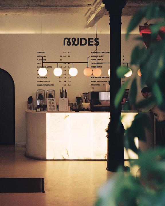 Cafés on film (Kodak Gold 200 & Ultramax 400 · Minox 35 EL)