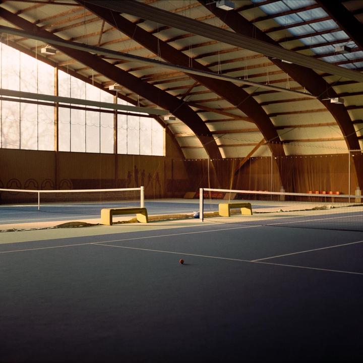 Tennis Nostalgia | Mamiya C220 80mm f2.8 | Lomo 400