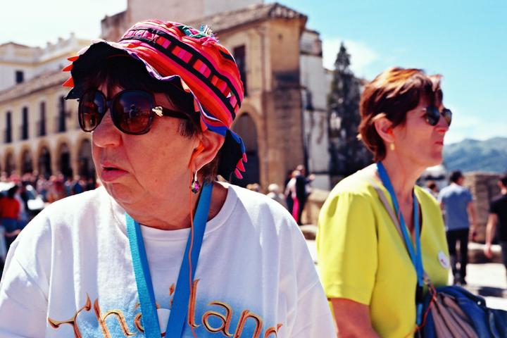 Bloody tourists / Nikon f5 / Nikon af 50mm f1.8 / Ektar 100