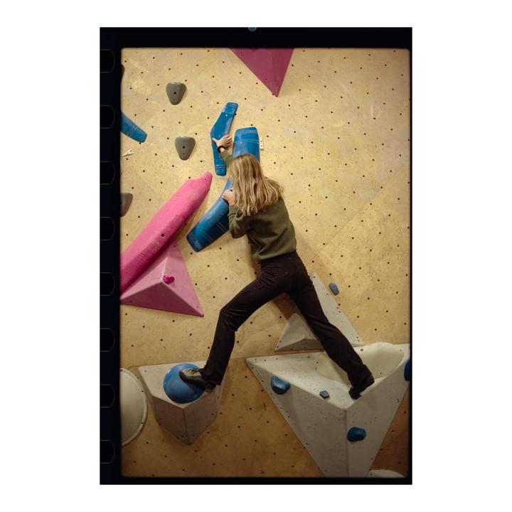 Climbing Friends [ AE-1 - 50mm - Kodak 250D v3 ]