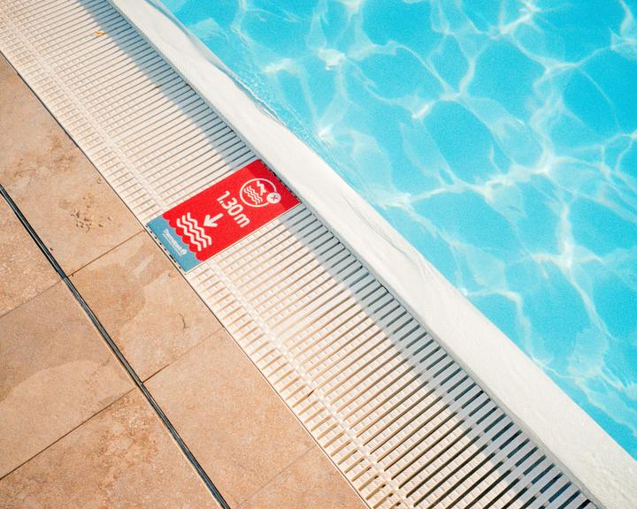 Poolside [Olympus Mju Zoom 35-70, Kodak ColorPlus 200]