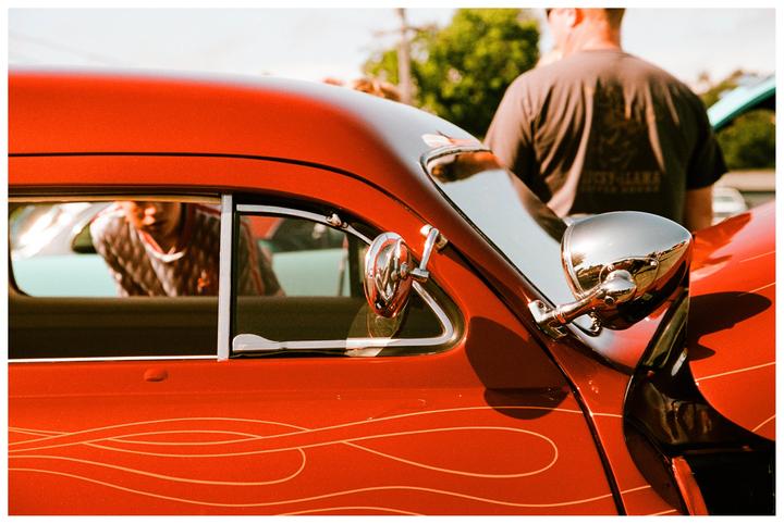Car Meet 🚗 / Canon EOS 300 / Santa Color 100