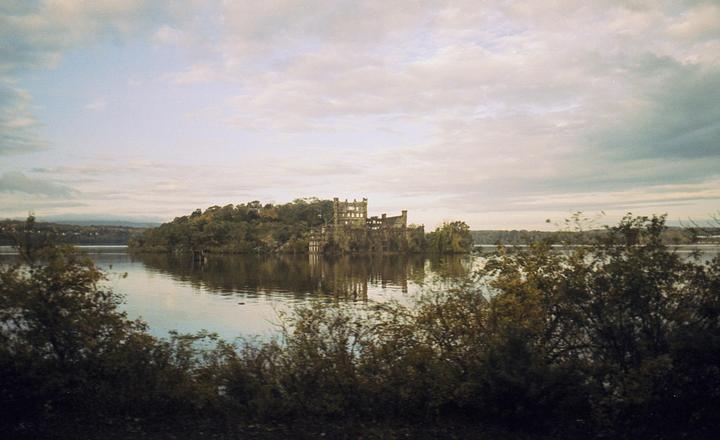 Vistas from a Hudson Valley Train | Contax G1 | 28mm | Kodak Ultramax 400