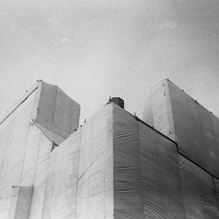 hooded building | mir, jupiter 8 50mm f2 | unknown film stock