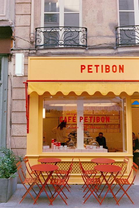 Cafe Petibon (Leica M6, 35 f1.4, Expired Superia)